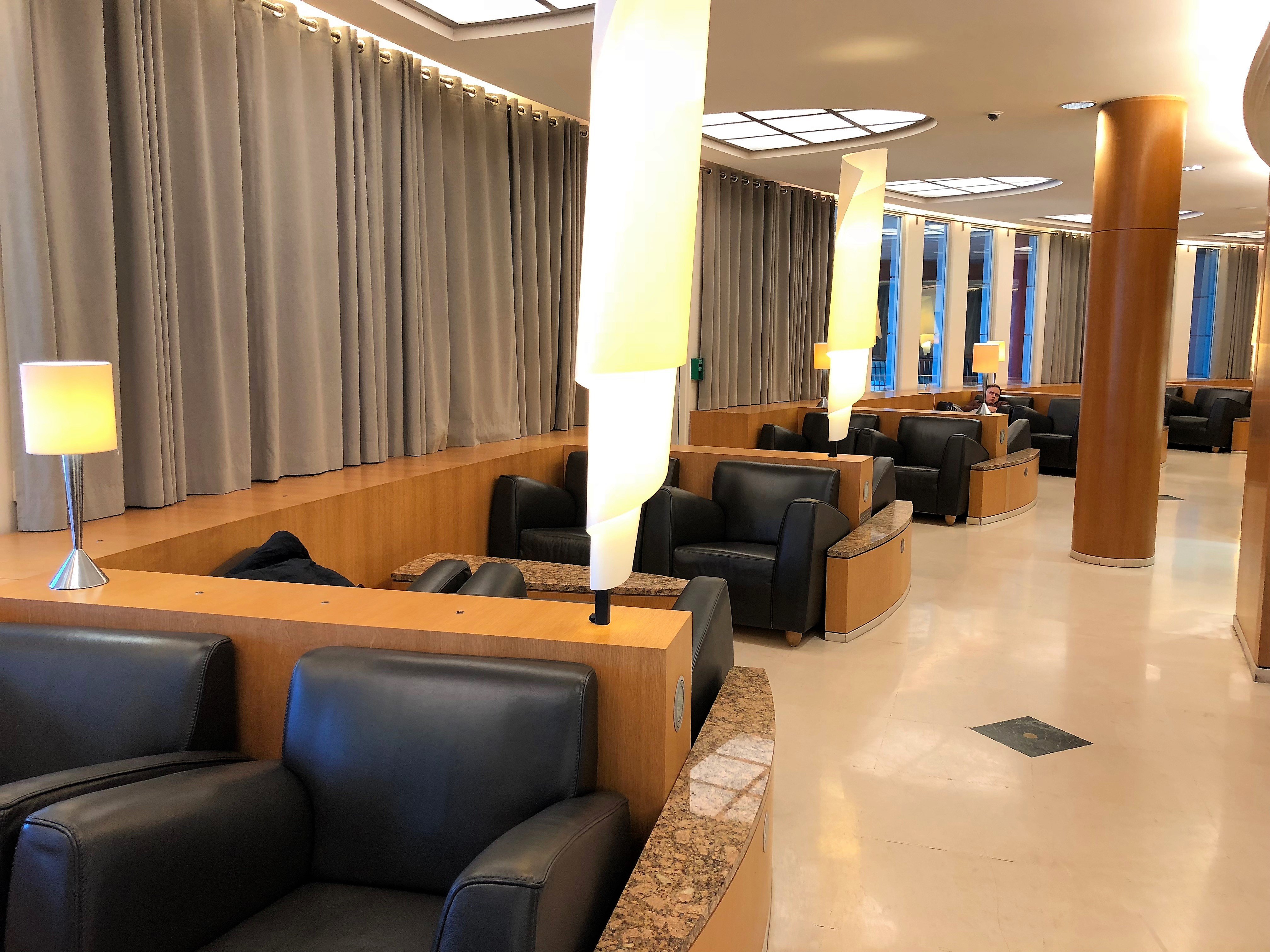 Air Canada Maple Leaf Lounge, foto 4