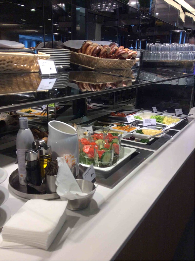Lufthansa Senator Lounge (Non-Schengen), photo 2