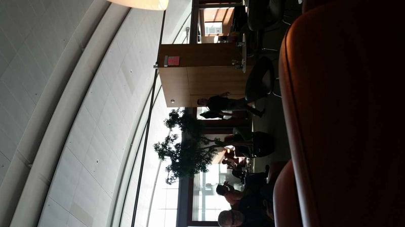 Air Canada Maple Leaf Lounge, photo 5