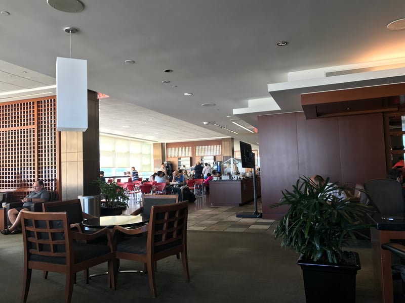 Air Canada Maple Leaf Lounge, photo 7