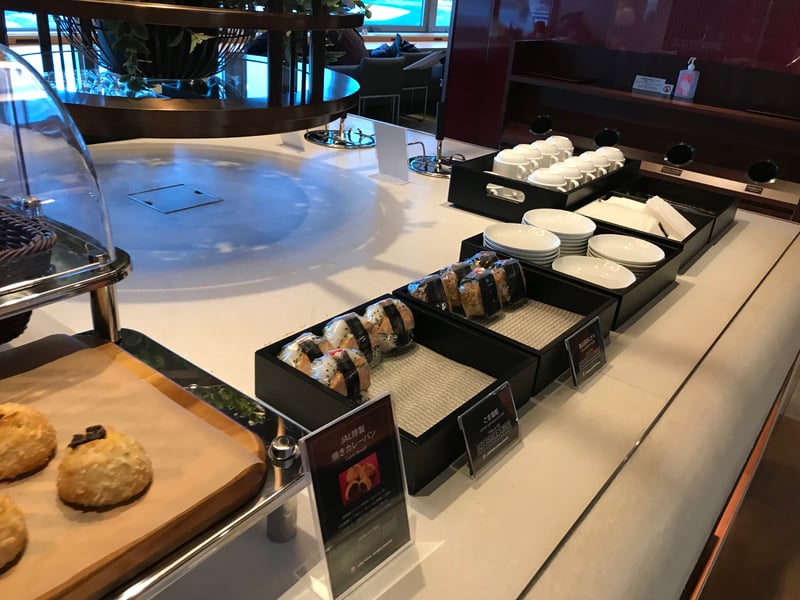 Japan Airlines JAL Diamond Premier Lounge, photo 2