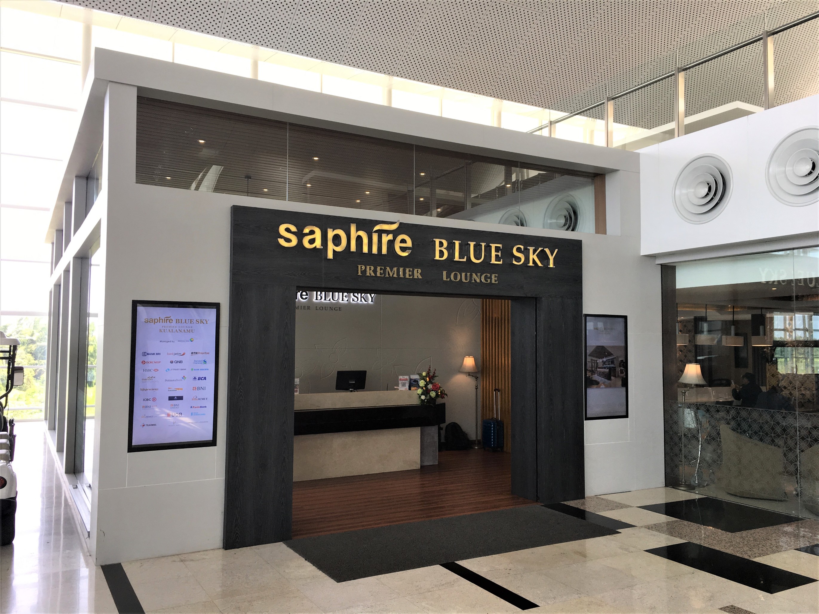 Saphire Blue Sky Executive Lounge, photo 2