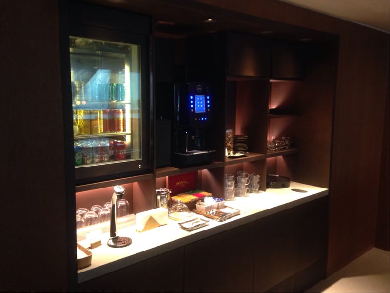 Cathay Pacific First and Business Class Lounge, photo 5