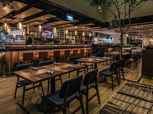 The Kitchen by Wolfgang Puck, photo 2