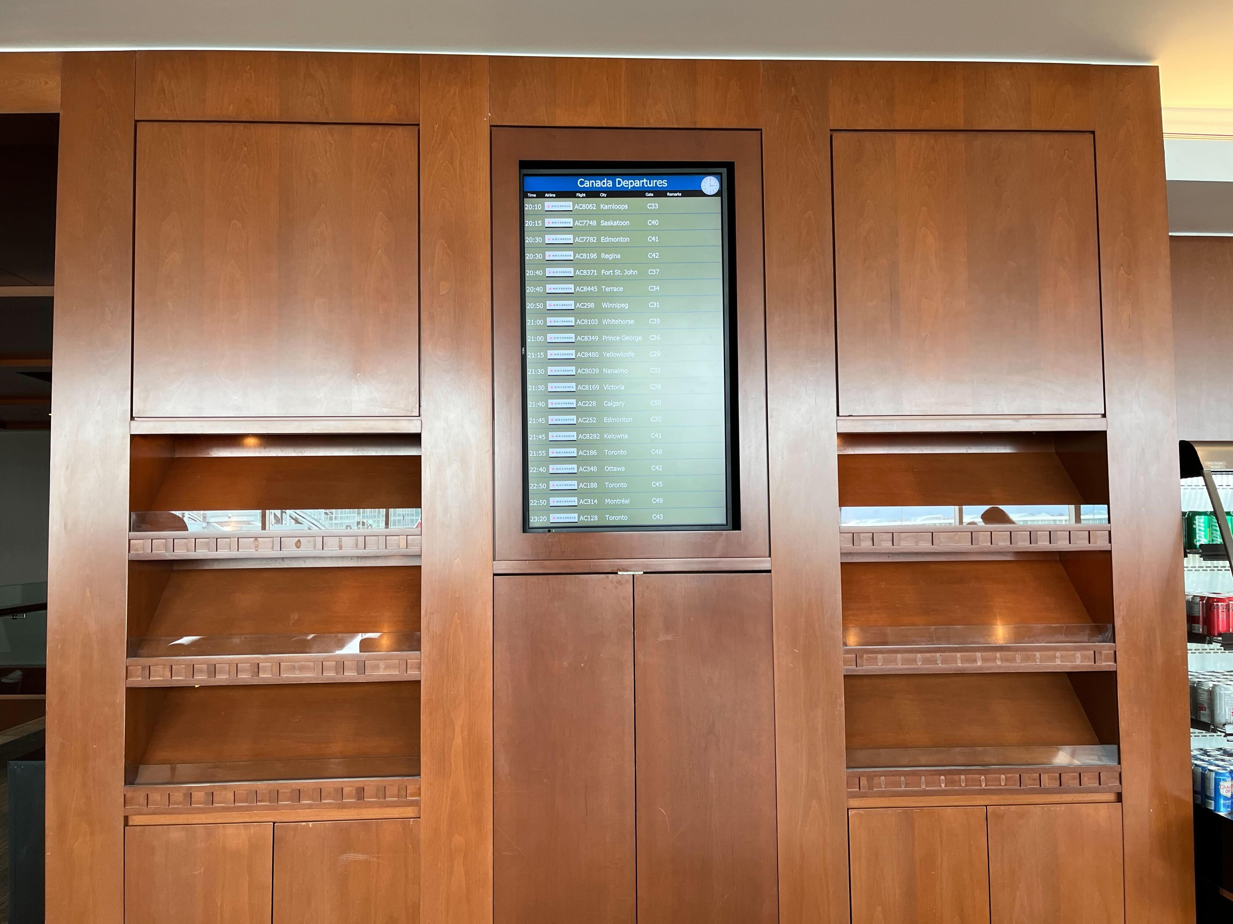 Air Canada Maple Leaf Lounge, photo 10
