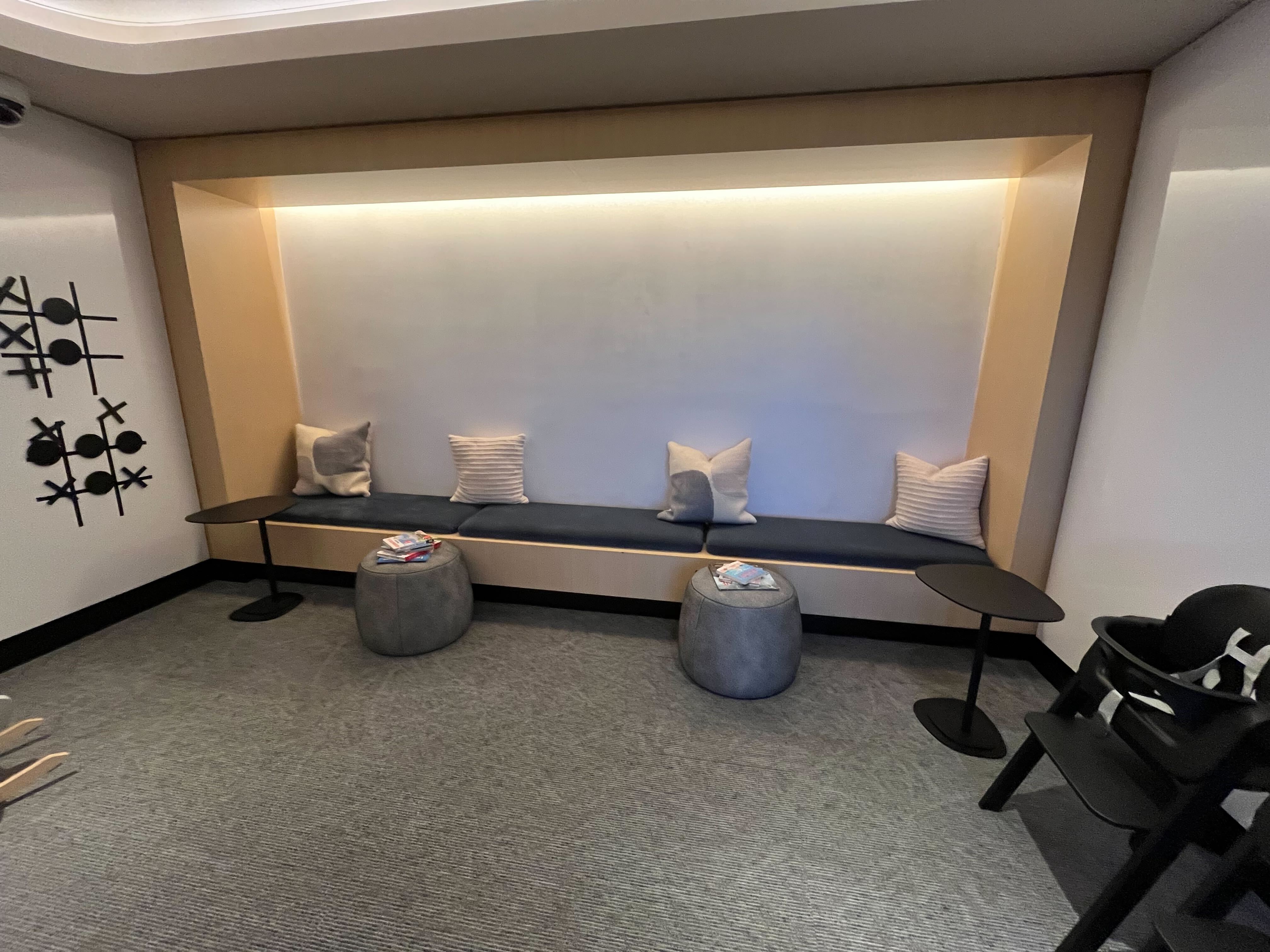 Etihad Airways Lounge (Chase Sapphire Lounge by The Club), photo 9