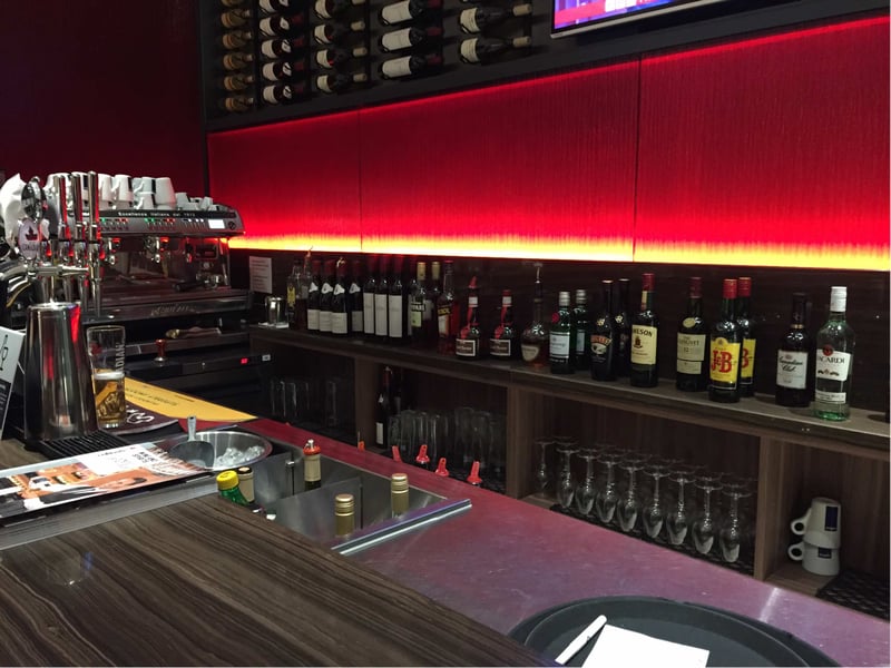 Air Canada Maple Leaf Lounge, photo 9