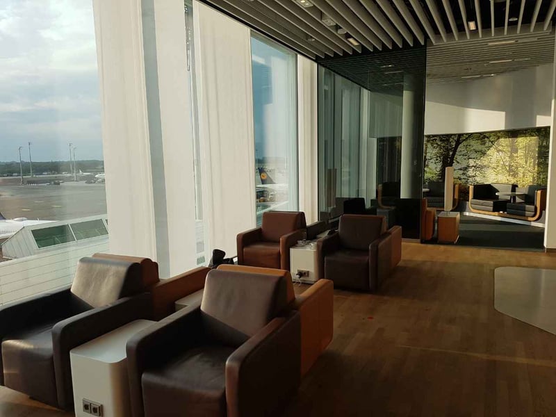 Lufthansa Senator Lounge (Non-Schengen), photo 4
