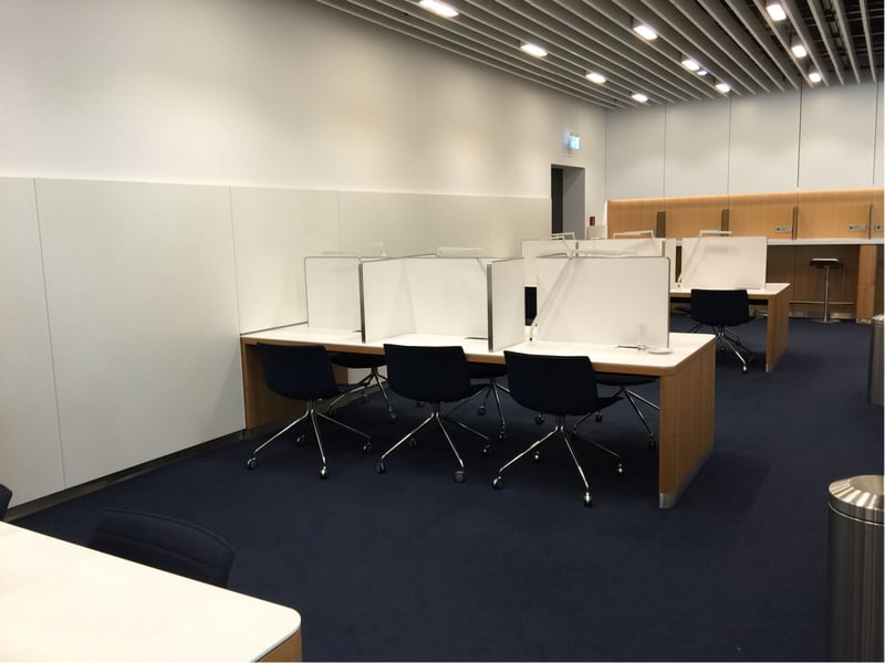 Lufthansa Senator Lounge (Non-Schengen), photo 4