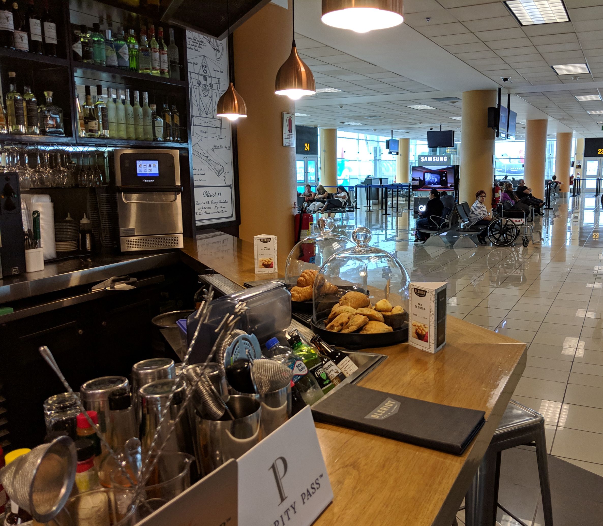 Bleriot Bar & Lounge, photo 7