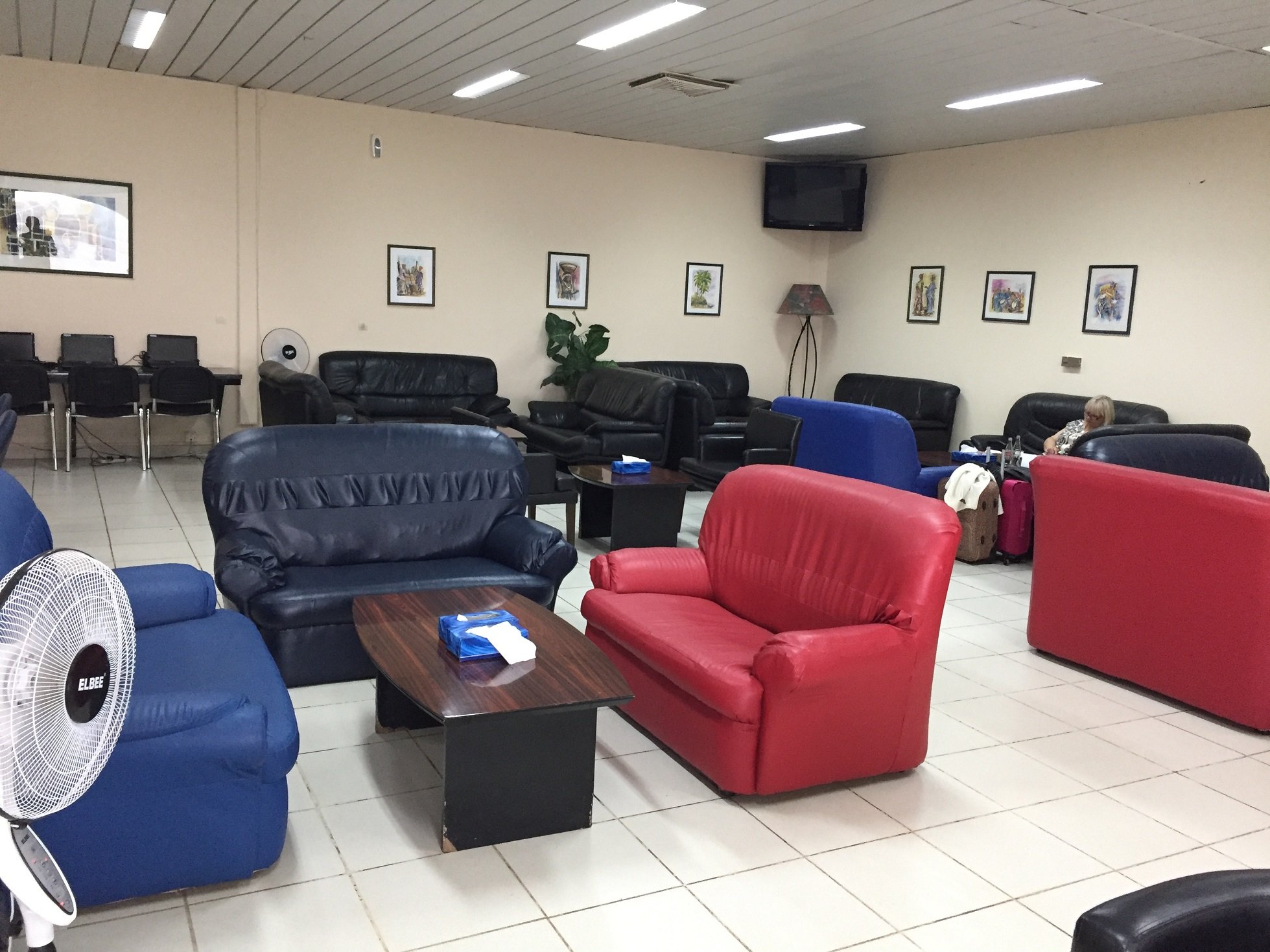 First Class Lounge, photo 8