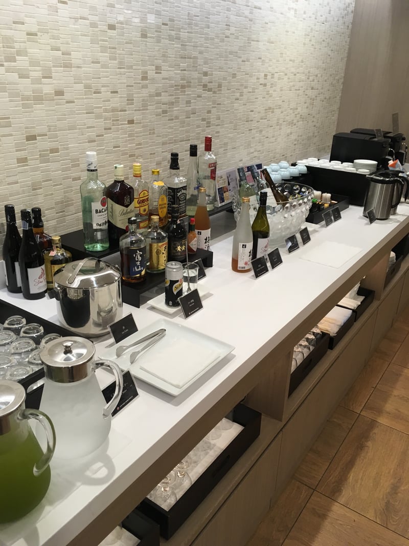 Japan Airlines JAL Sakura Lounge, photo 9
